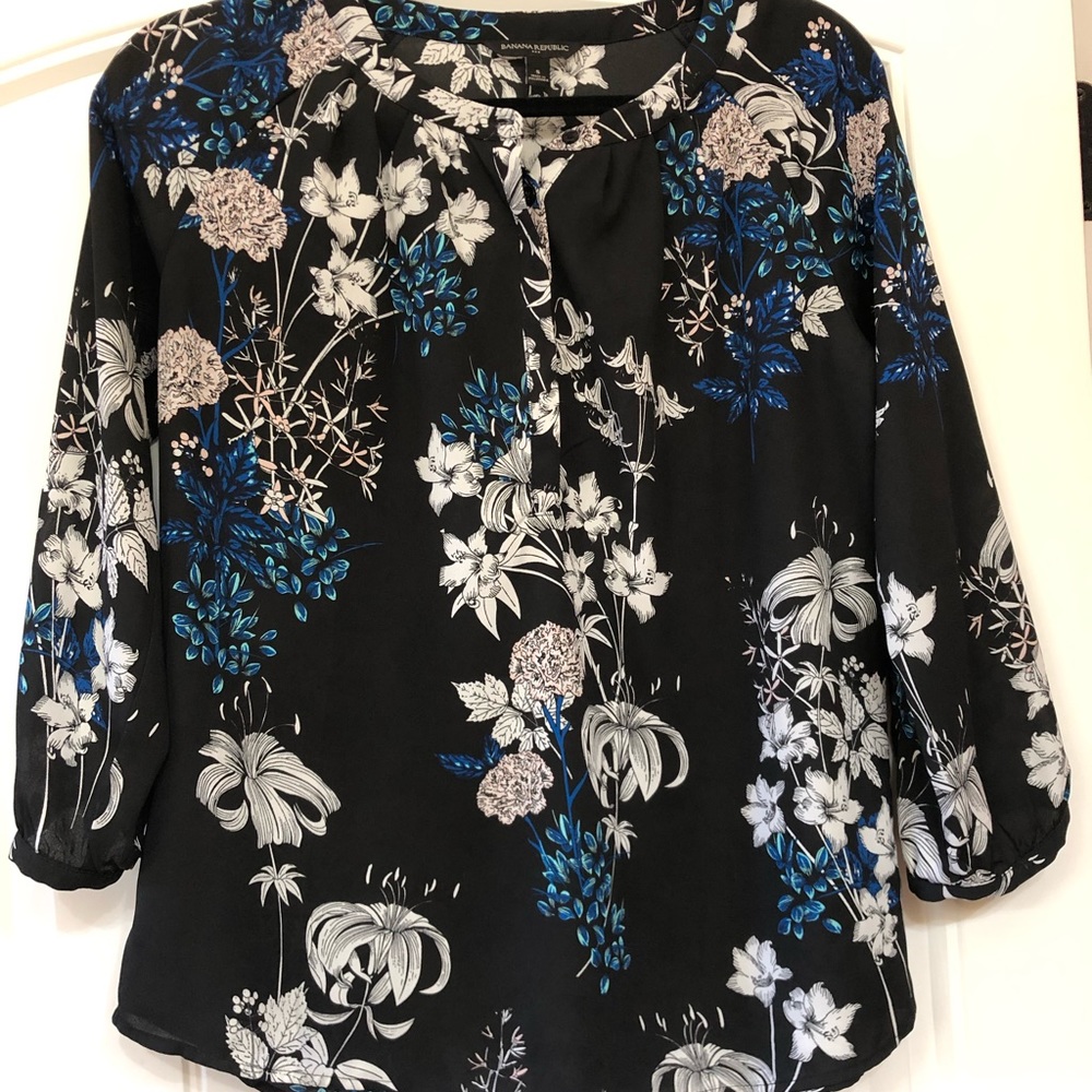 Banana Republic blouse. Size small